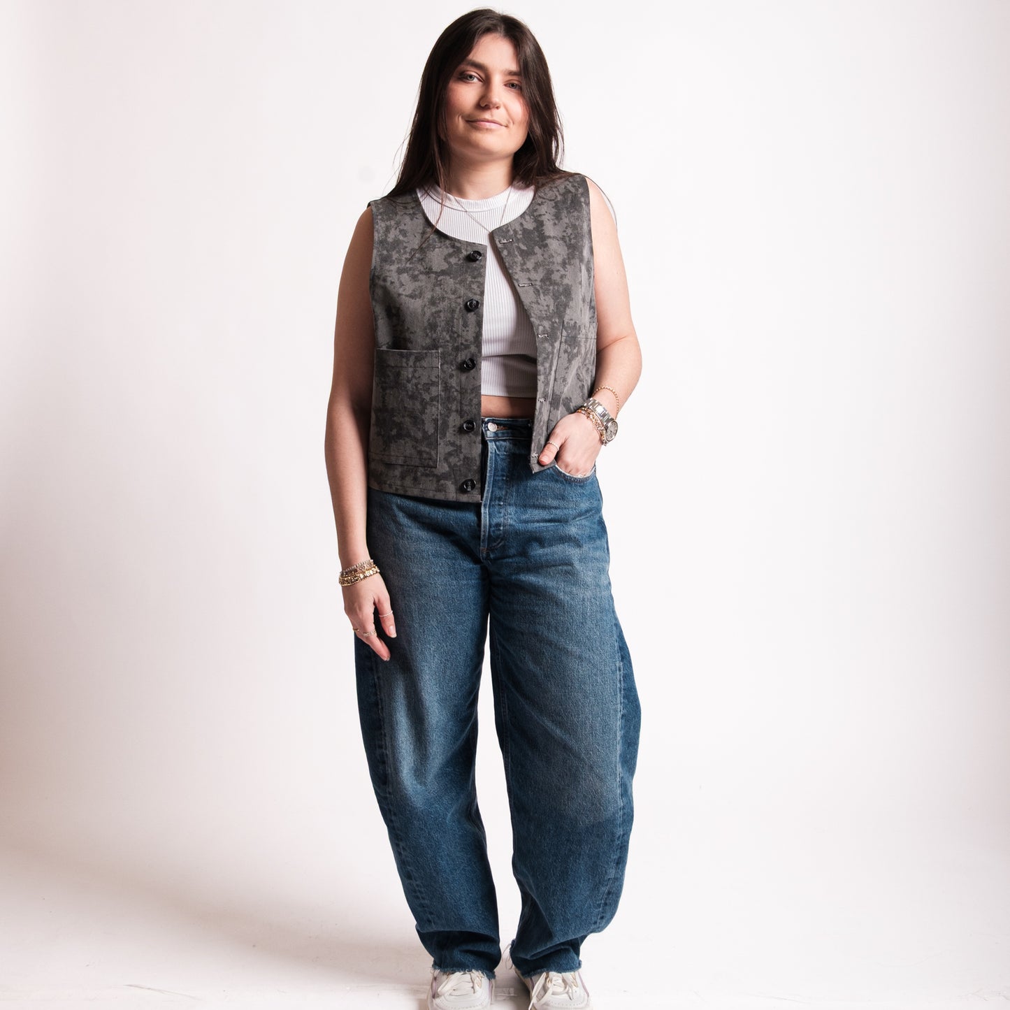 Vamos Vest | Charcoal