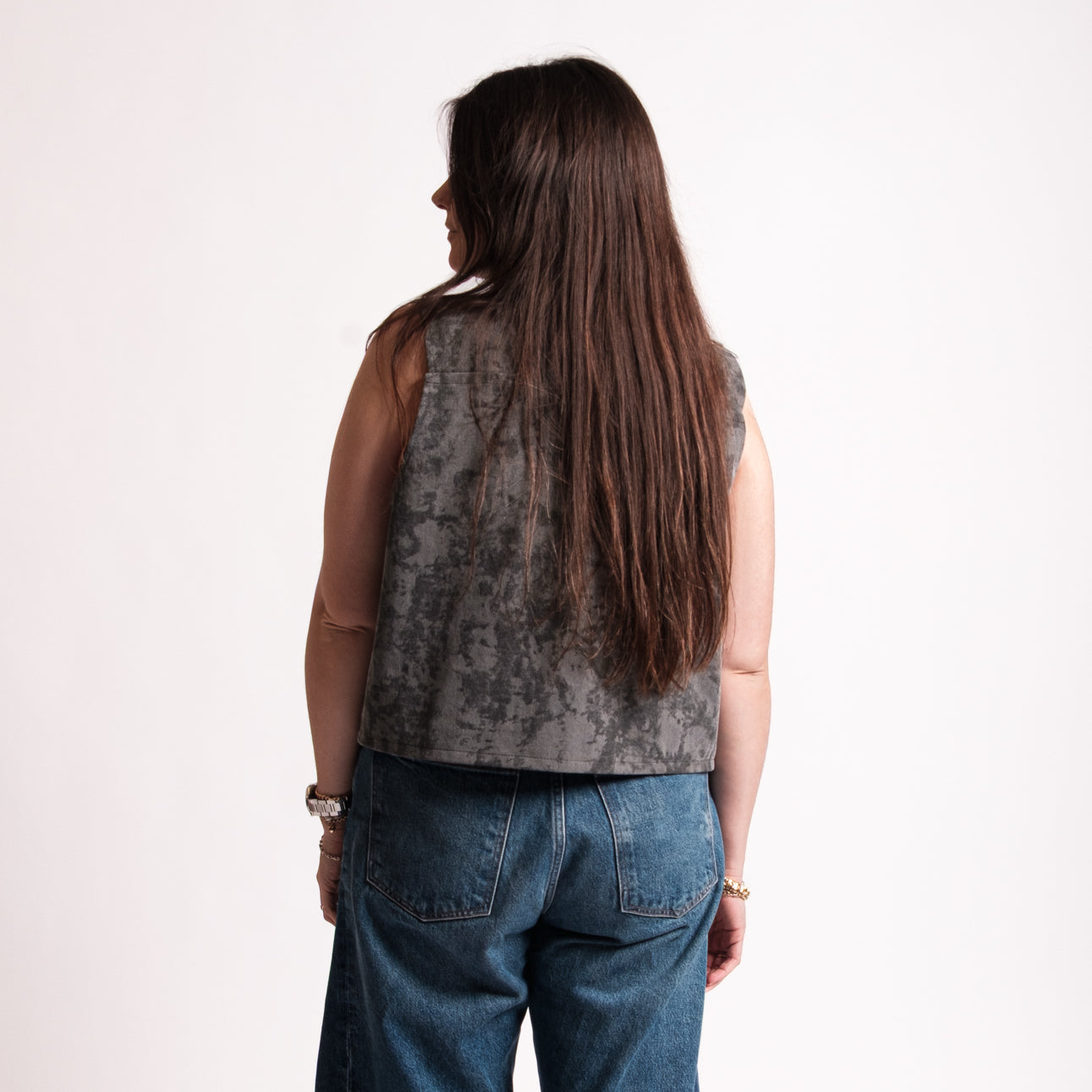 Vamos Vest | Charcoal