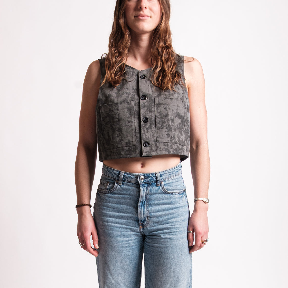 Vamos Vest | Charcoal