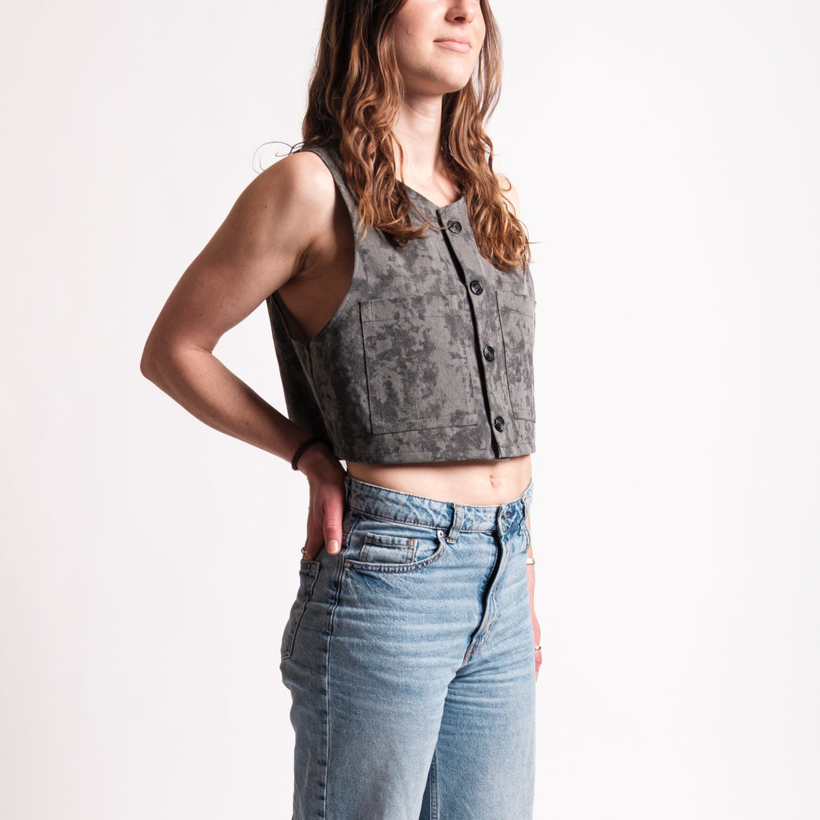 Vamos Vest | Charcoal
